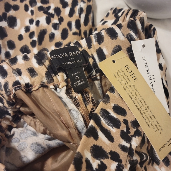 NWT Banana Republic pants Size 0 petite. Polyester - Picture 4 of 9